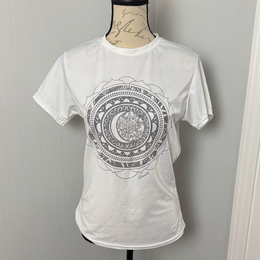 O'Neill Women's Graphic Short Sleeve Rash Tee in white mandala Large